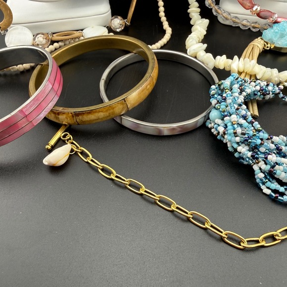 Boho Jewelry Lot Coastal Shell Beaded Bracelet Necklace Some Signed - Picture 3 of 11